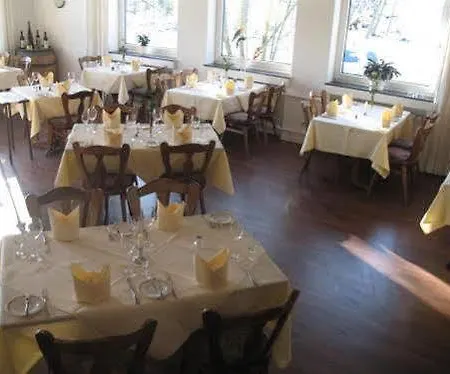 弗斯特哈斯施塔尔酒店